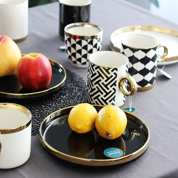 ALTOM DESIGN GOLD DREAM Porcelanowy półmisek okrągły 21cm czarny