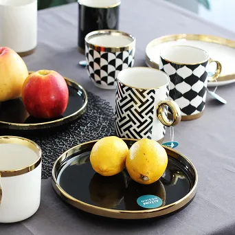 ALTOM DESIGN GOLD DREAM Porcelanowy półmisek okrągły 21cm czarny