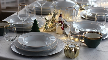 Jak nakryć stół wigilijny? Nakrycie stołu na Boże Narodzenie